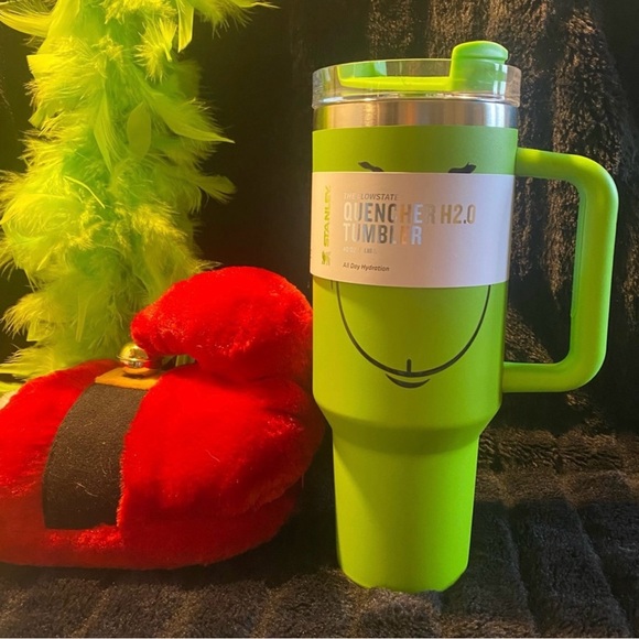 NEW! Grinch Stanley - Picture 2 of 9